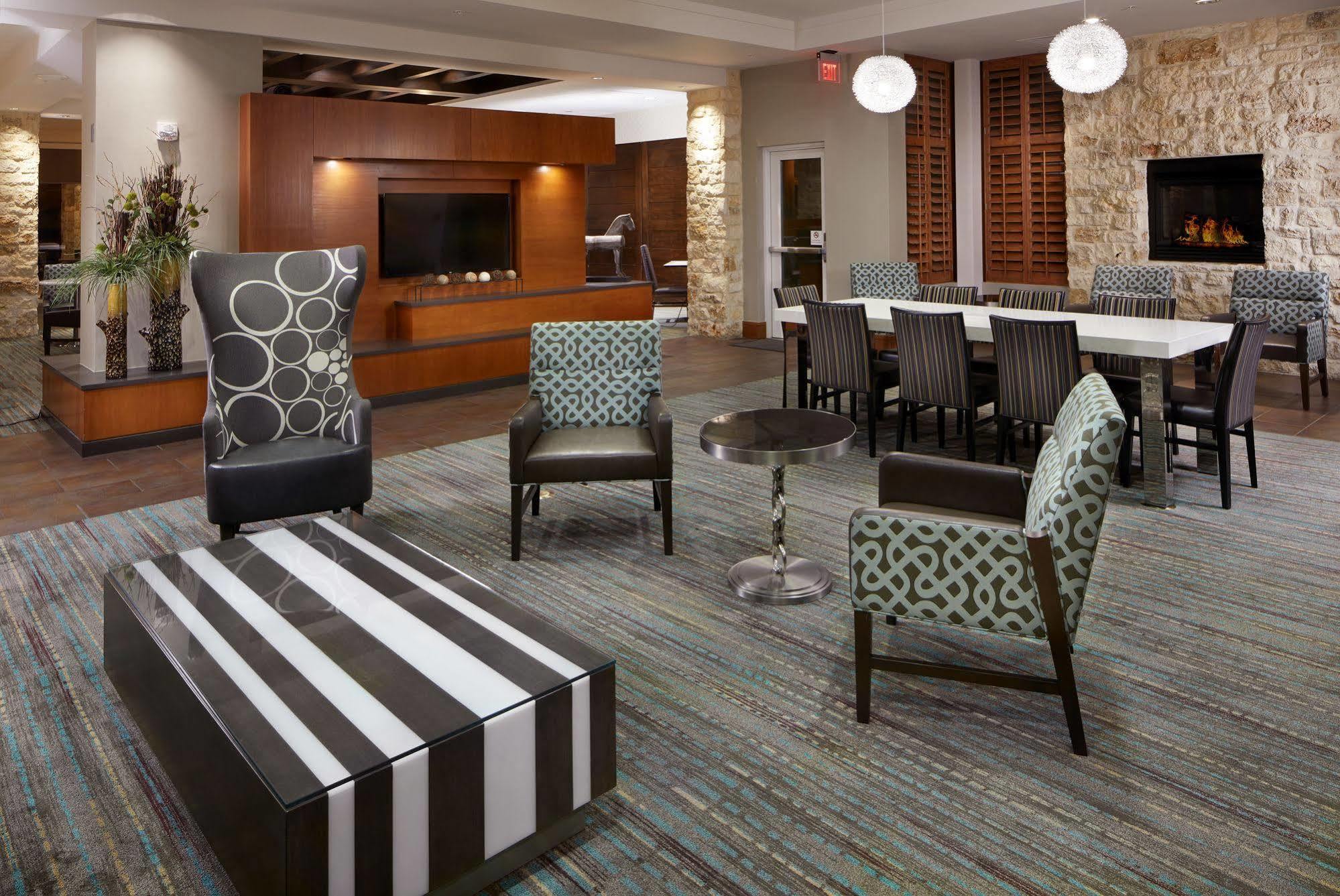 Residence Inn By Marriott San Antonio Six Flags At The Rim Extérieur photo